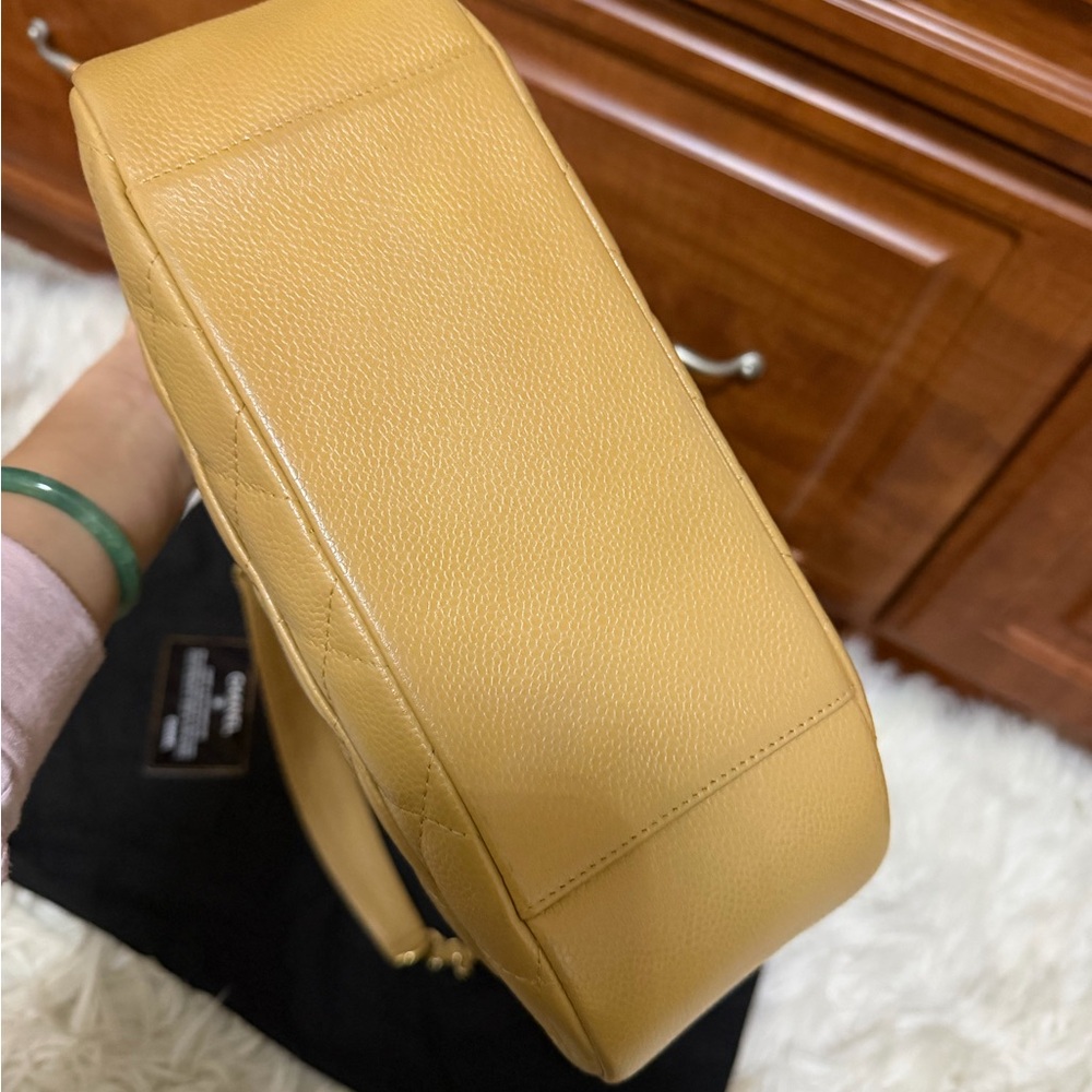 Chanel Beige Quilted Shoulder Bag - Picture 9 of 10